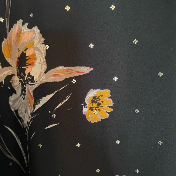 Maurices NWOT Women’s Top Blouse Tunic Black Flowers Glitter Dots Medium M - Picture 5 of 7